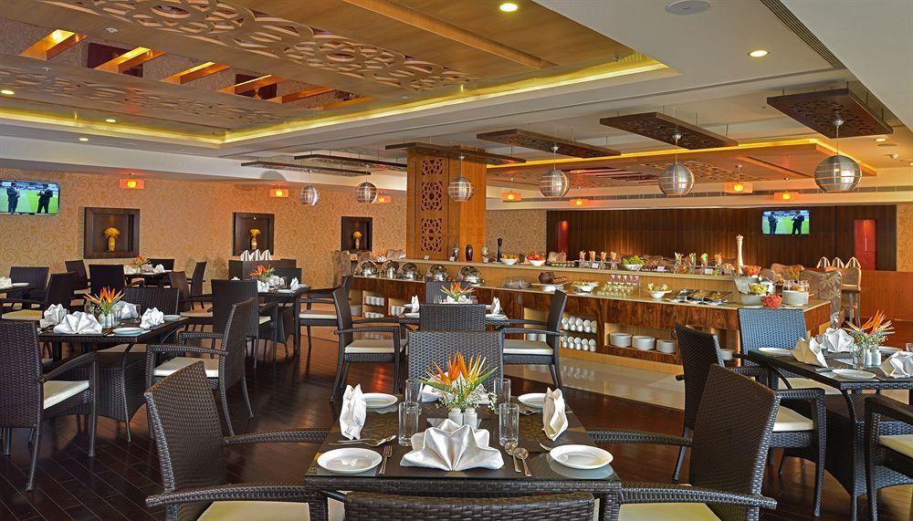 Fortune Select Grand Ridge, Tirupati - Member Itc Hotels' Group Bagian luar foto The Grand Bar & Restaurant