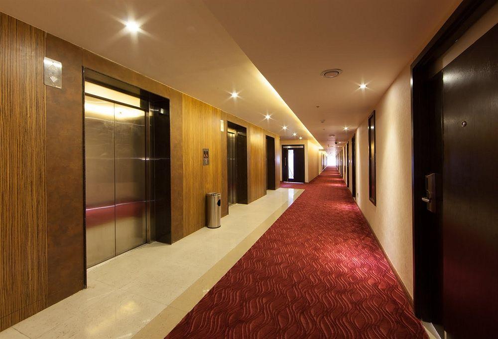 Fortune Select Grand Ridge, Tirupati - Member Itc Hotels' Group Bagian luar foto A corridor at the hotel