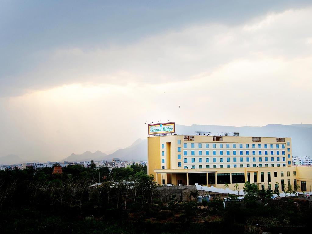 Fortune Select Grand Ridge, Tirupati - Member Itc Hotels' Group Bagian luar foto The hotel in 2011
