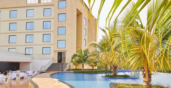 Fortune Select Grand Ridge, Tirupati - Member Itc Hotels' Group Bagian luar foto The Leela Palace, Hyderabad