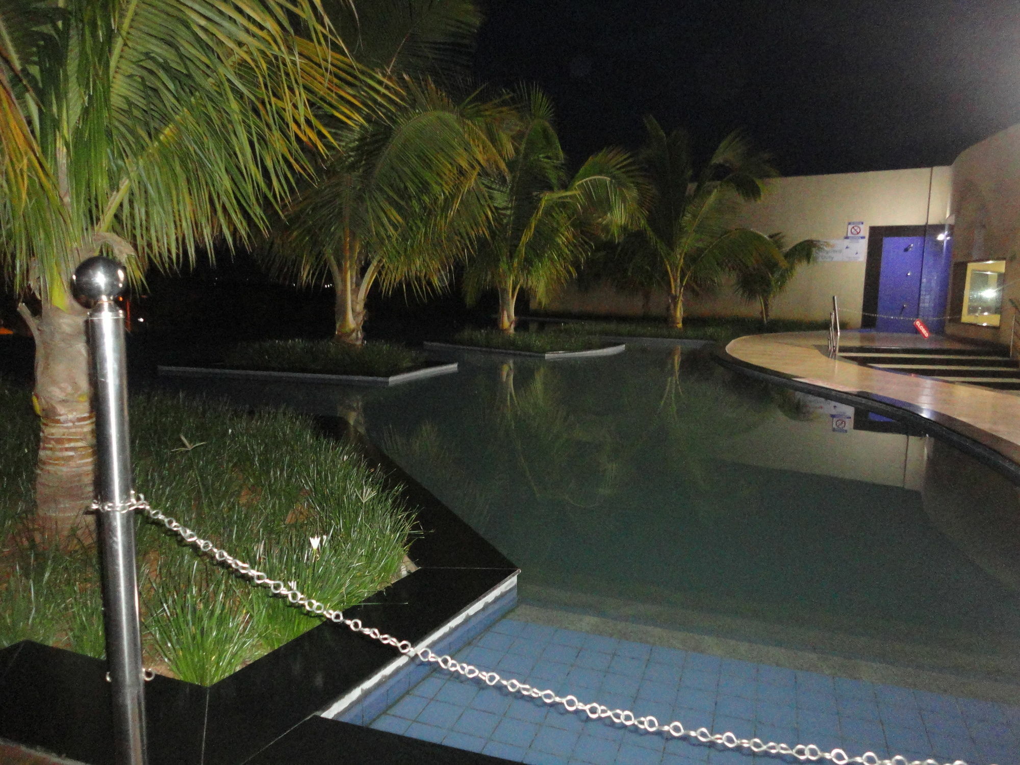 Fortune Select Grand Ridge, Tirupati - Member Itc Hotels' Group Bagian luar foto The pool at the hotel
